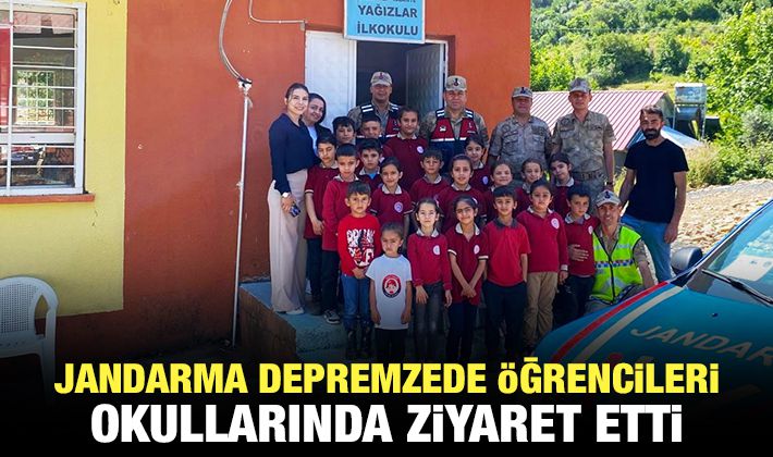 Jandarma depremzede öğrencileri okullarında ziyaret etti