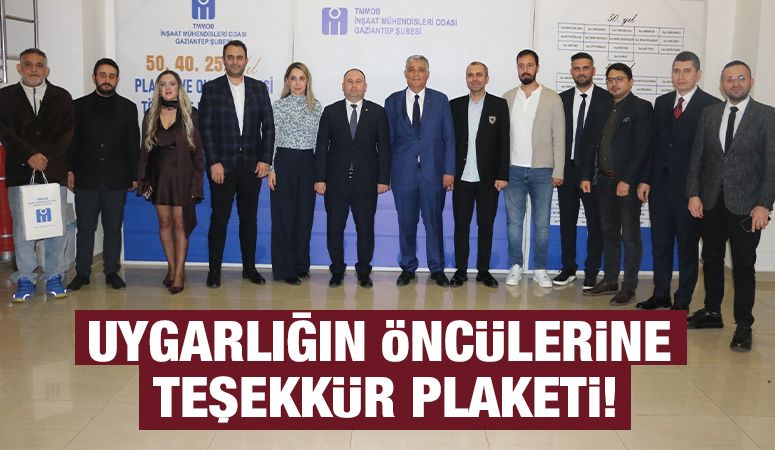 Uygarlığın öncülerine teşekkür plaketi!