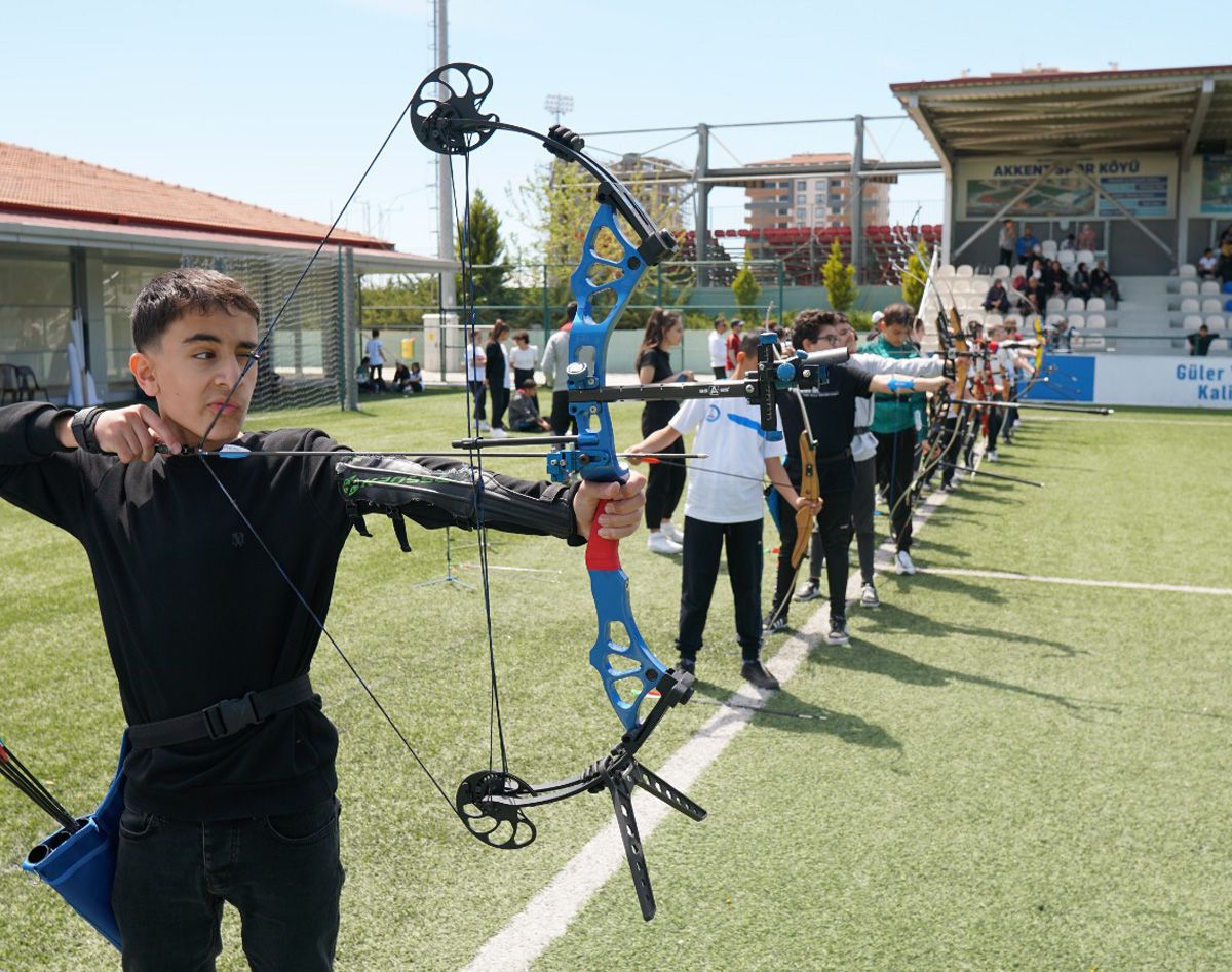 ŞAHİNBEY BELEDİYESİ OKÇULUK TURNUVASI DÜZENLEDİ